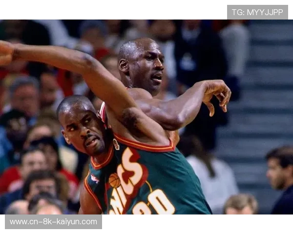 独行侠第三节35-14攻势战术解析,弗拉格传导球激活外线