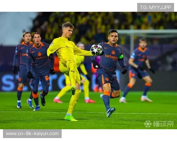 终场哨响，国际米兰球员低头离场，挪威冰雪中吞下耻辱失利